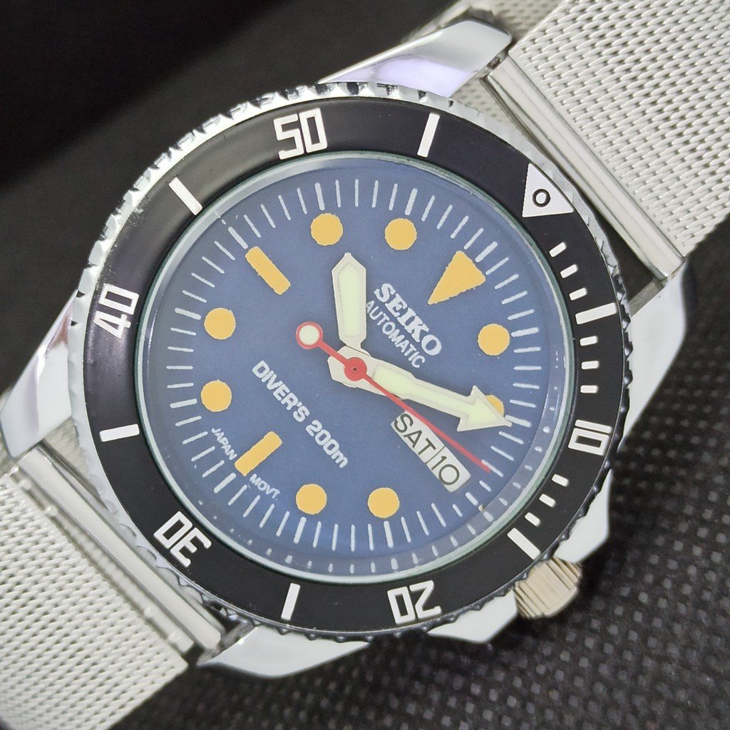 Vintage 1982 Seiko Automatic Mens SilverBlue Dive Watch WDaydate  Glass Back